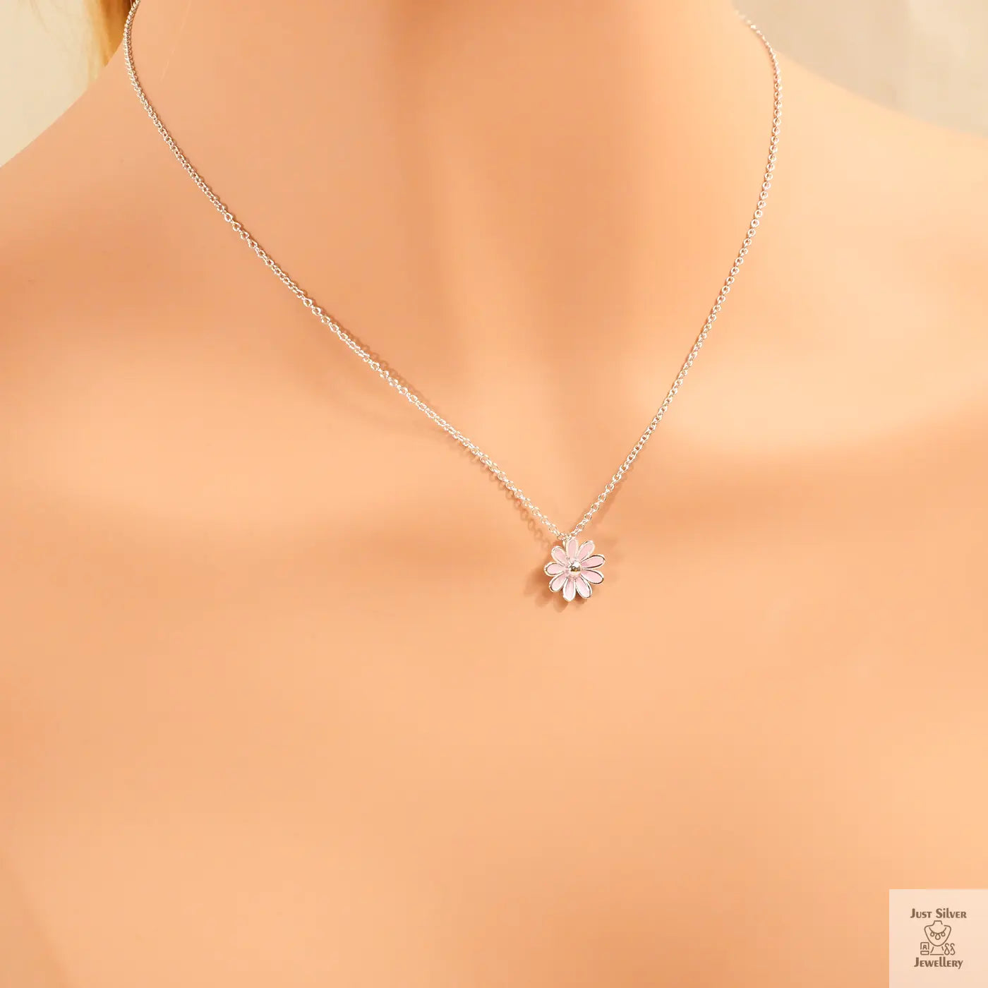 Silver Daisy Flower Necklace