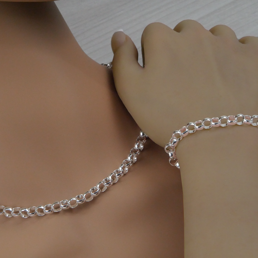 Silver rolo chain necklace and bracelet on a mannequin