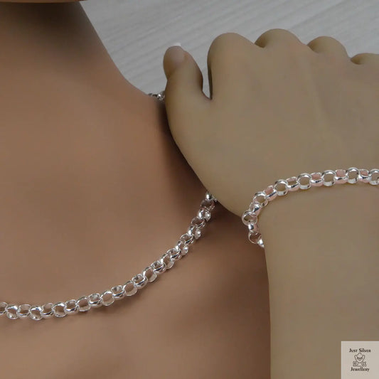 Silver rolo chain necklace and bracelet on a mannequin