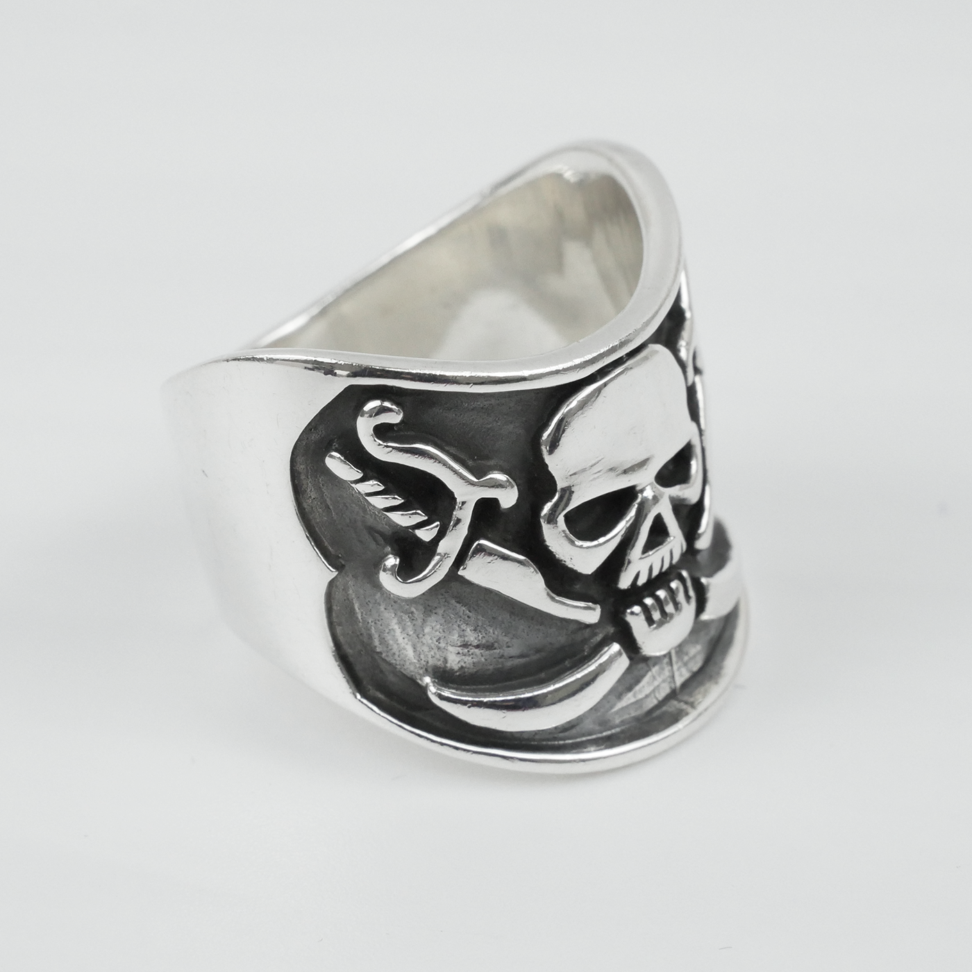 Silver "Skull & Swords" Gents Ring