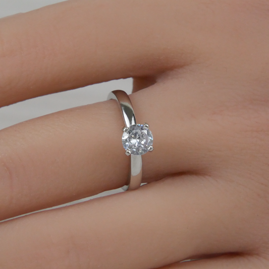 Silver Classic Design Solitare Zirconia Ring