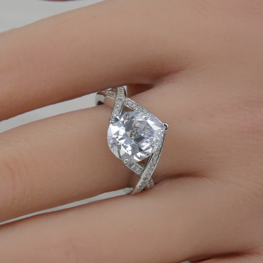 Silver Teardrop White Zirconia Ring