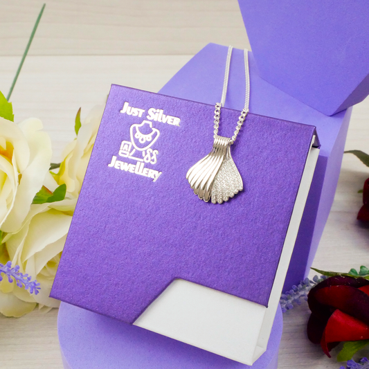 "Mermaids Tale" with white Zirconia pendant & chain