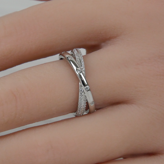 Silver White Zirconia kisses ring