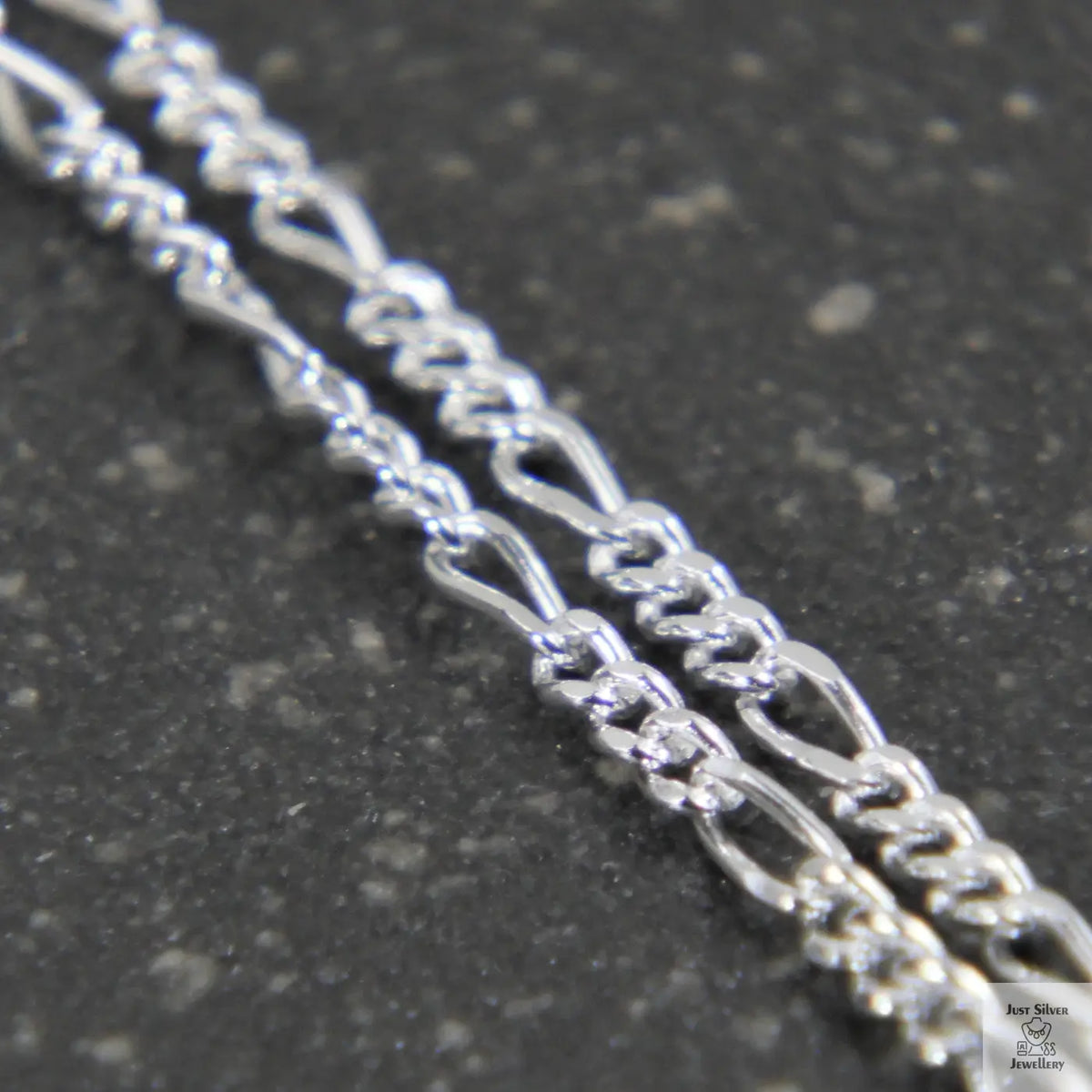 Close-up of a fine Figaro link