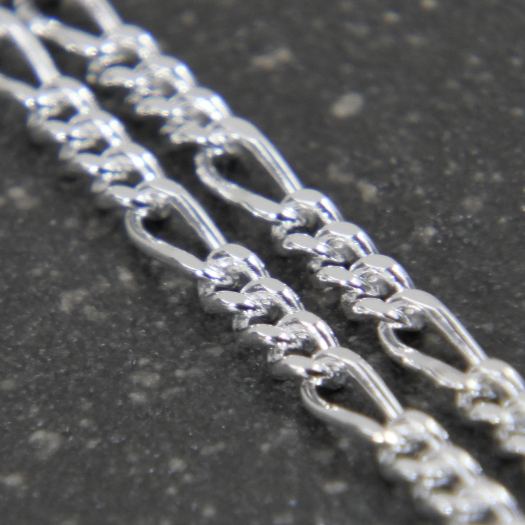 Close-up of a fine figaro link
