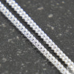 Close-up of a fine Curb link