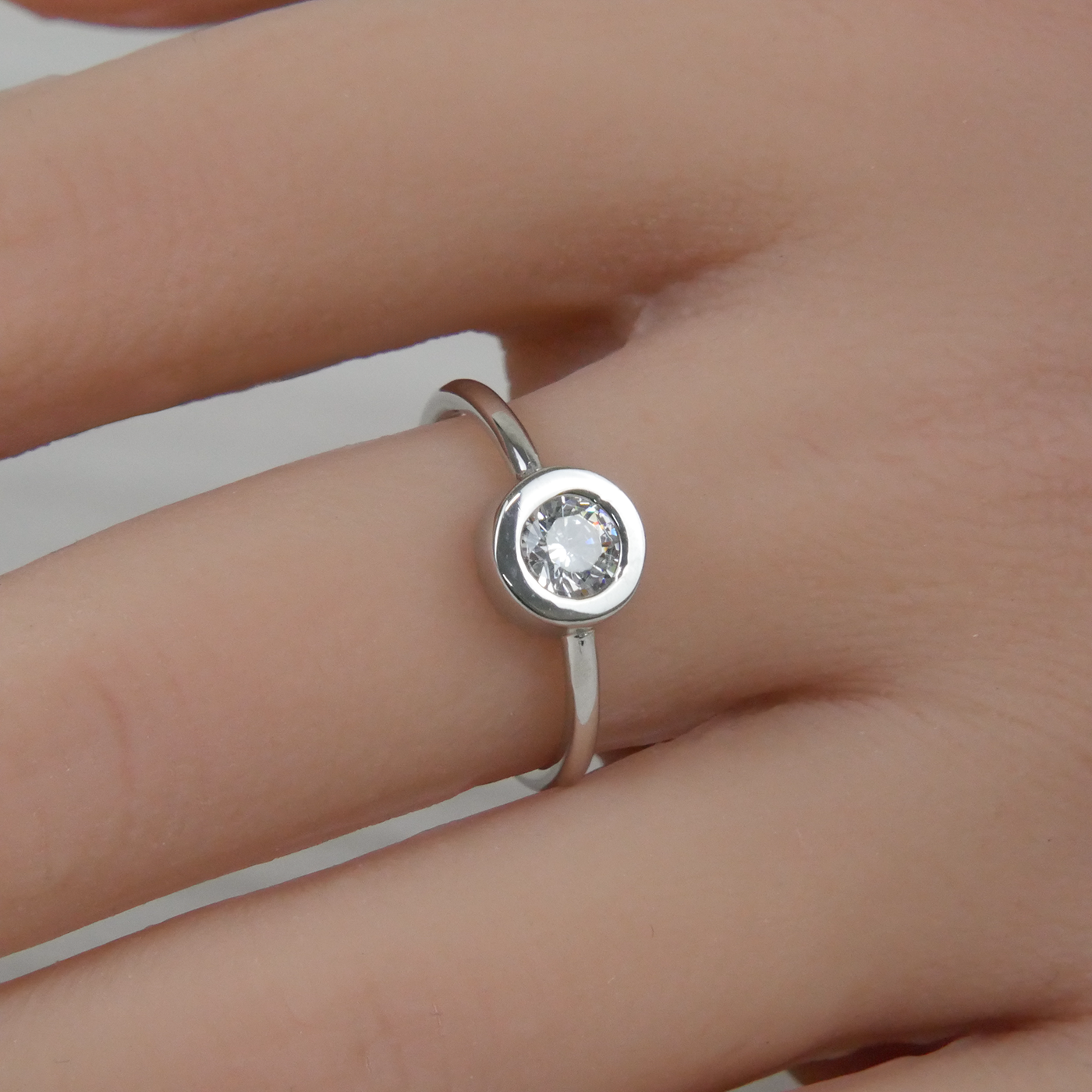 Silver Round White Zirconia Ring