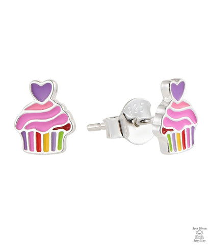 Cupcake-shaped earrings with colorful frosting and a heart on a white background