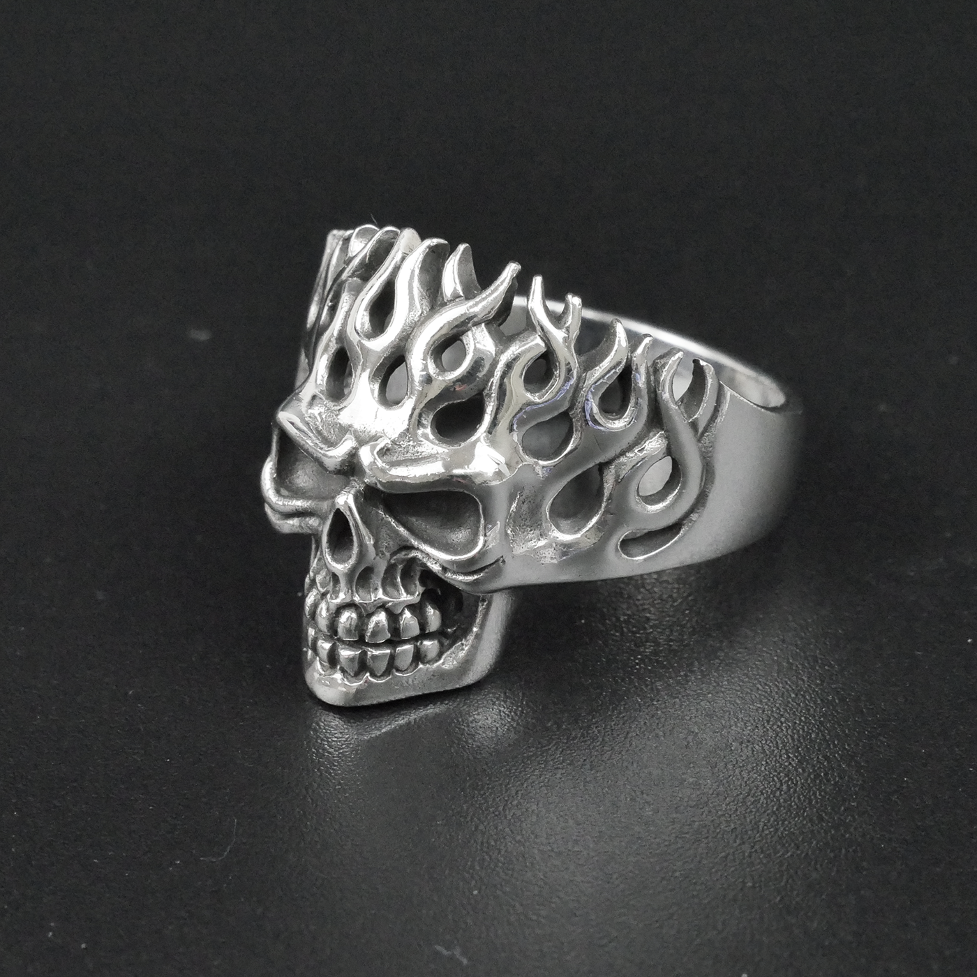 Silver "Flaming Skull" Gents Ring