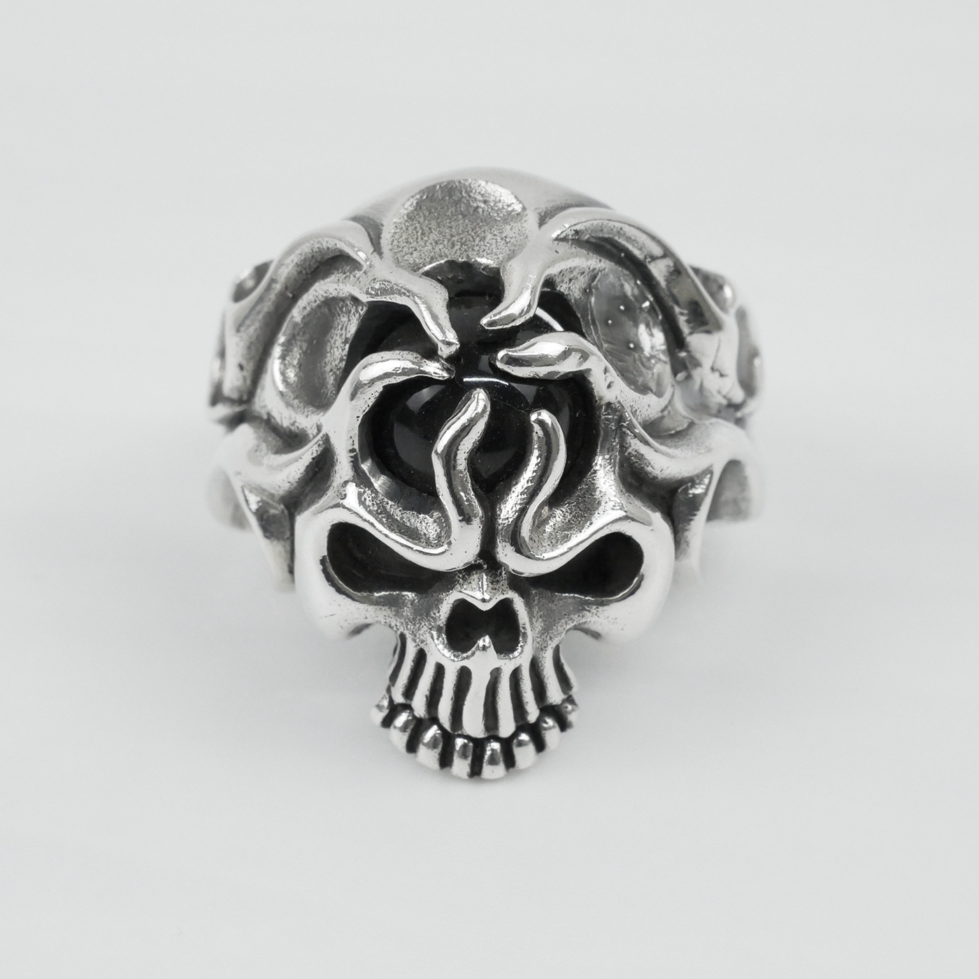 Silver "Black pearl Skull" Gents Ring