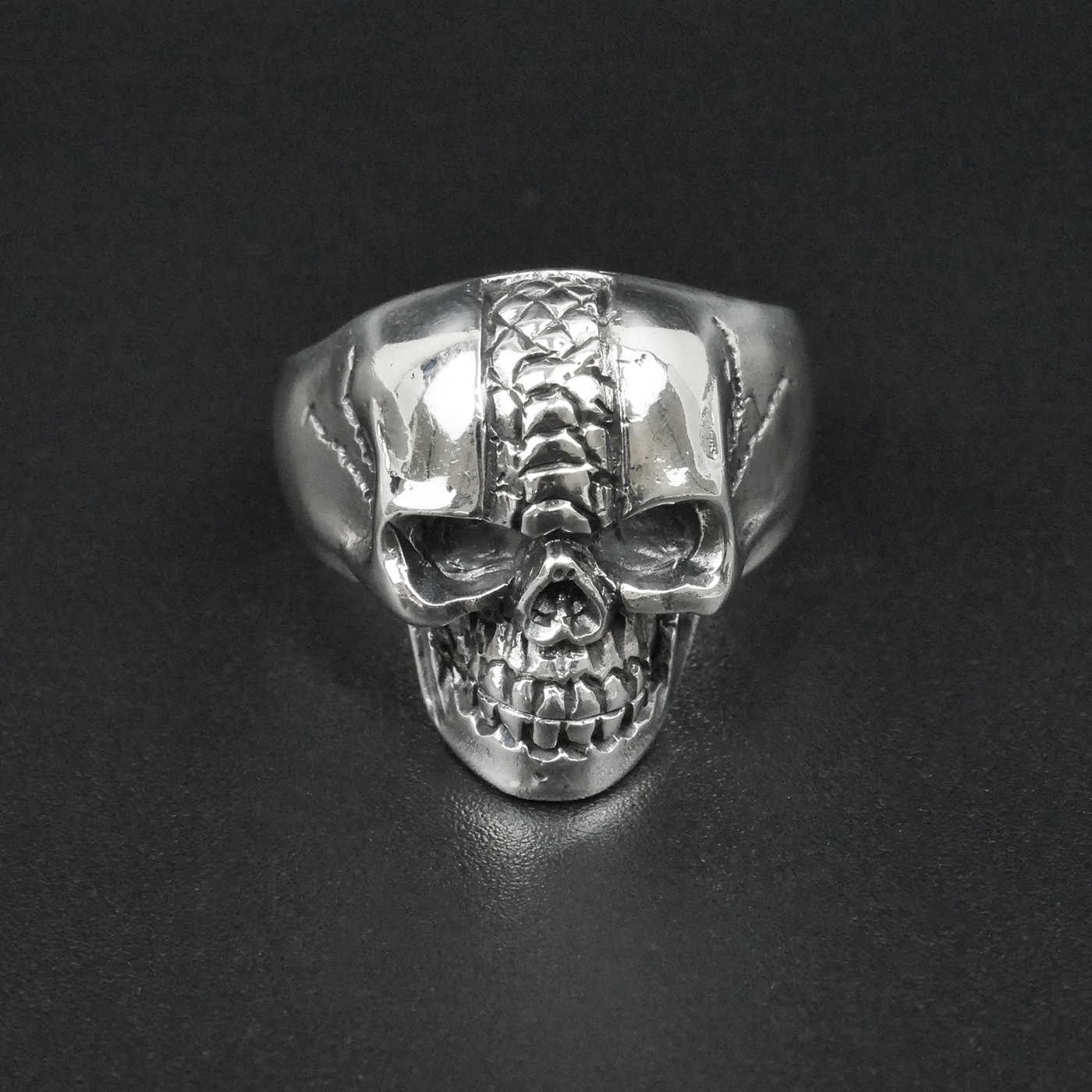 Silver "Snake Skin Skull " Gents Ring