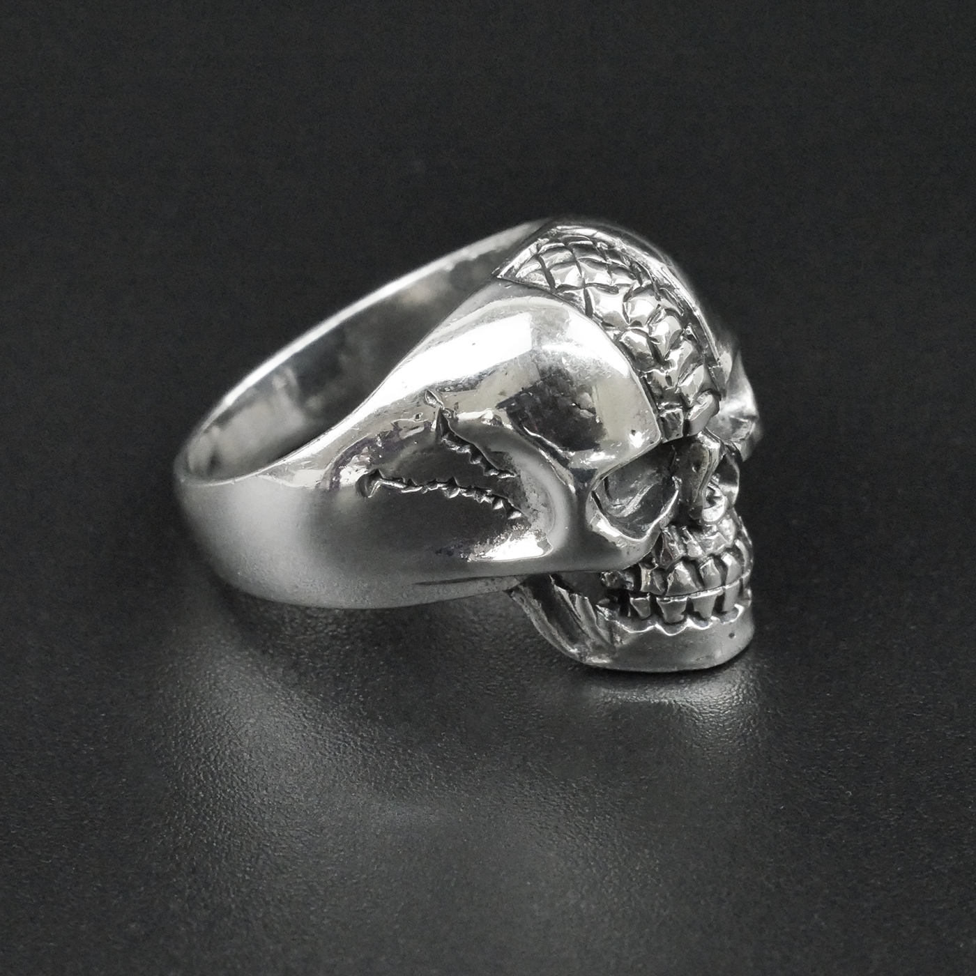 Silver "Snake Skin Skull " Gents Ring