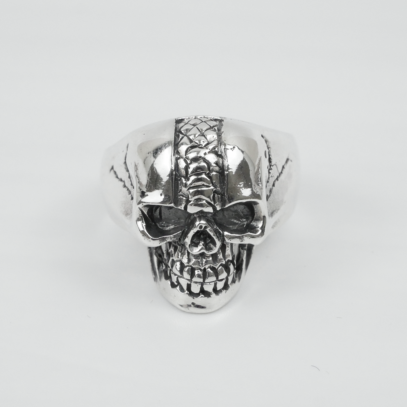 Silver "Snake Skin Skull " Gents Ring