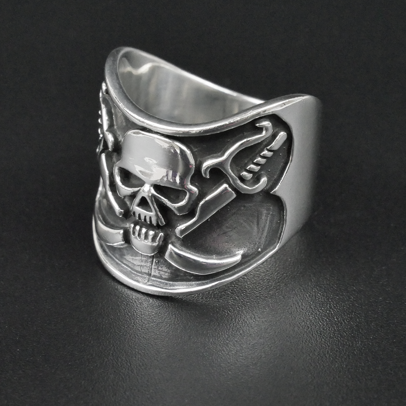 Silver "Skull & Swords" Gents Ring