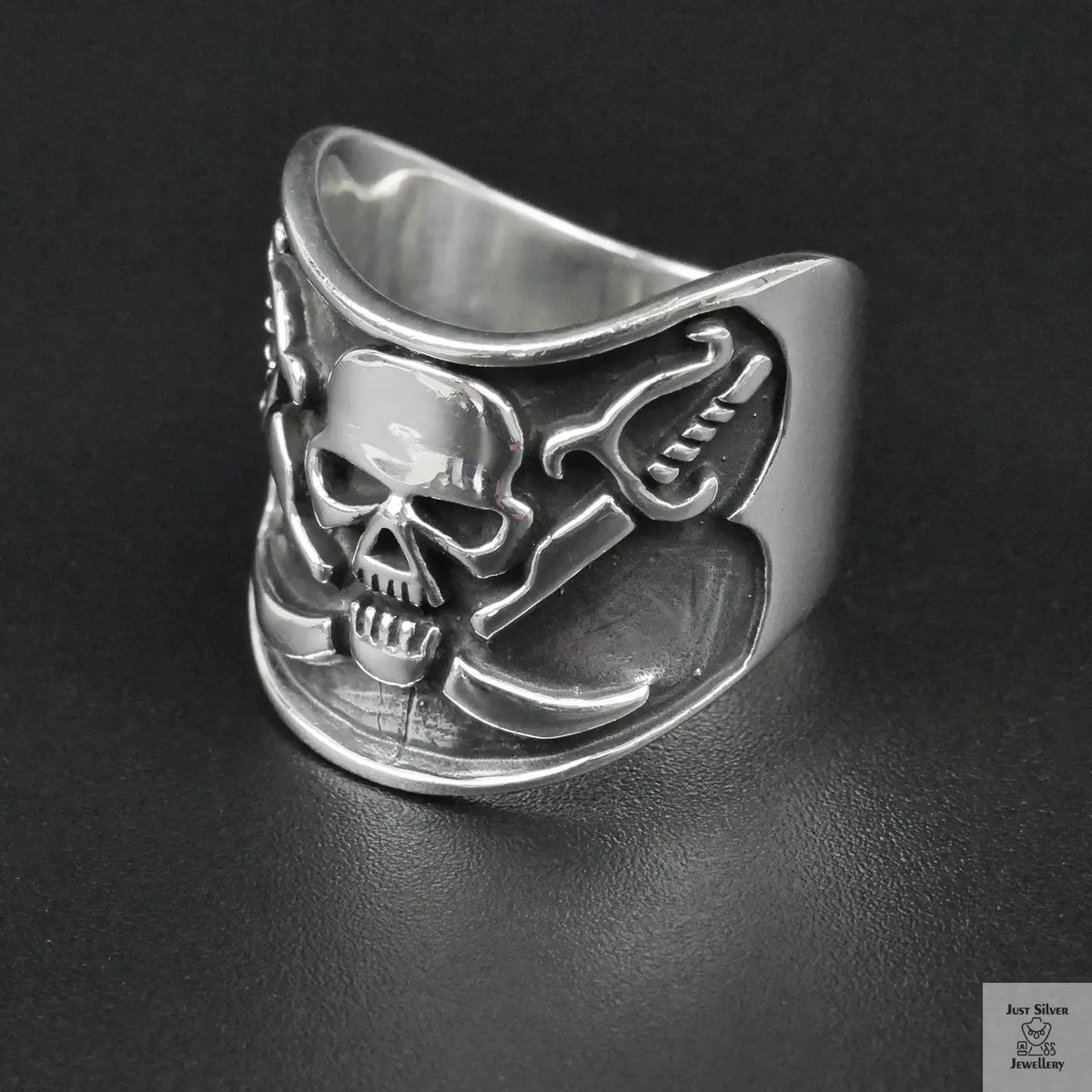 Silver Bold "Skull & Swords" Gents Ring Just Silver Jewellery