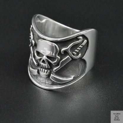 Silver Bold "Skull & Swords" Gents Ring Just Silver Jewellery