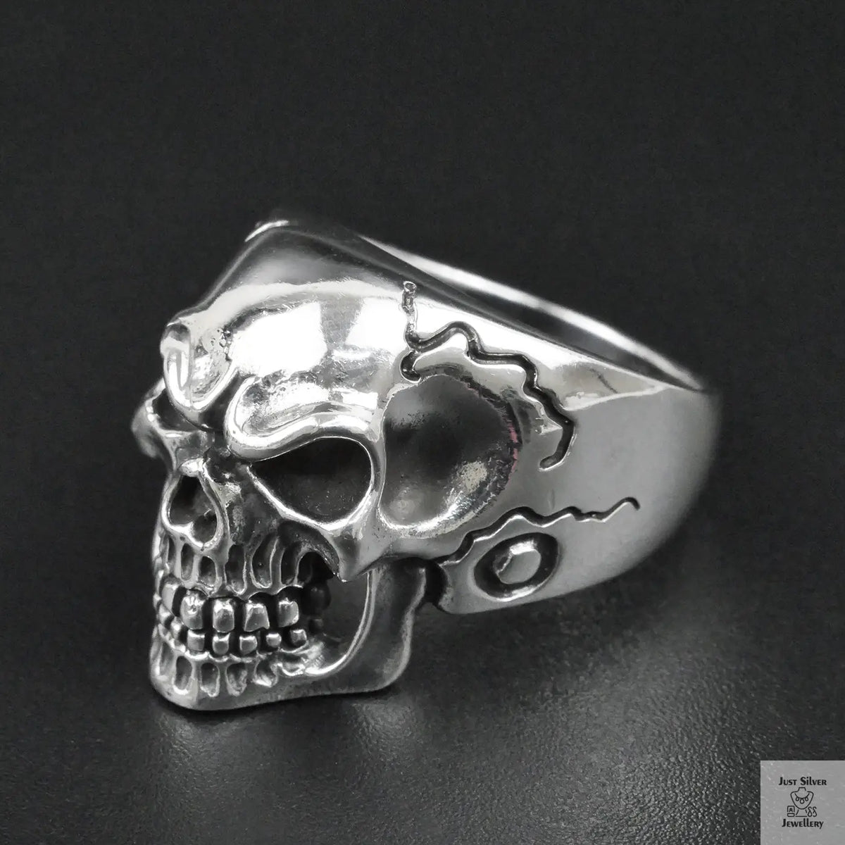 Silver Bold "Face Skull" Gents Ring Just Silver Jewellery