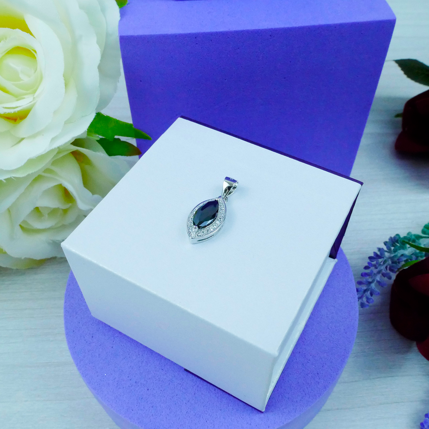 "Marquise Cut" Black Zirconia Gem pendant & chain