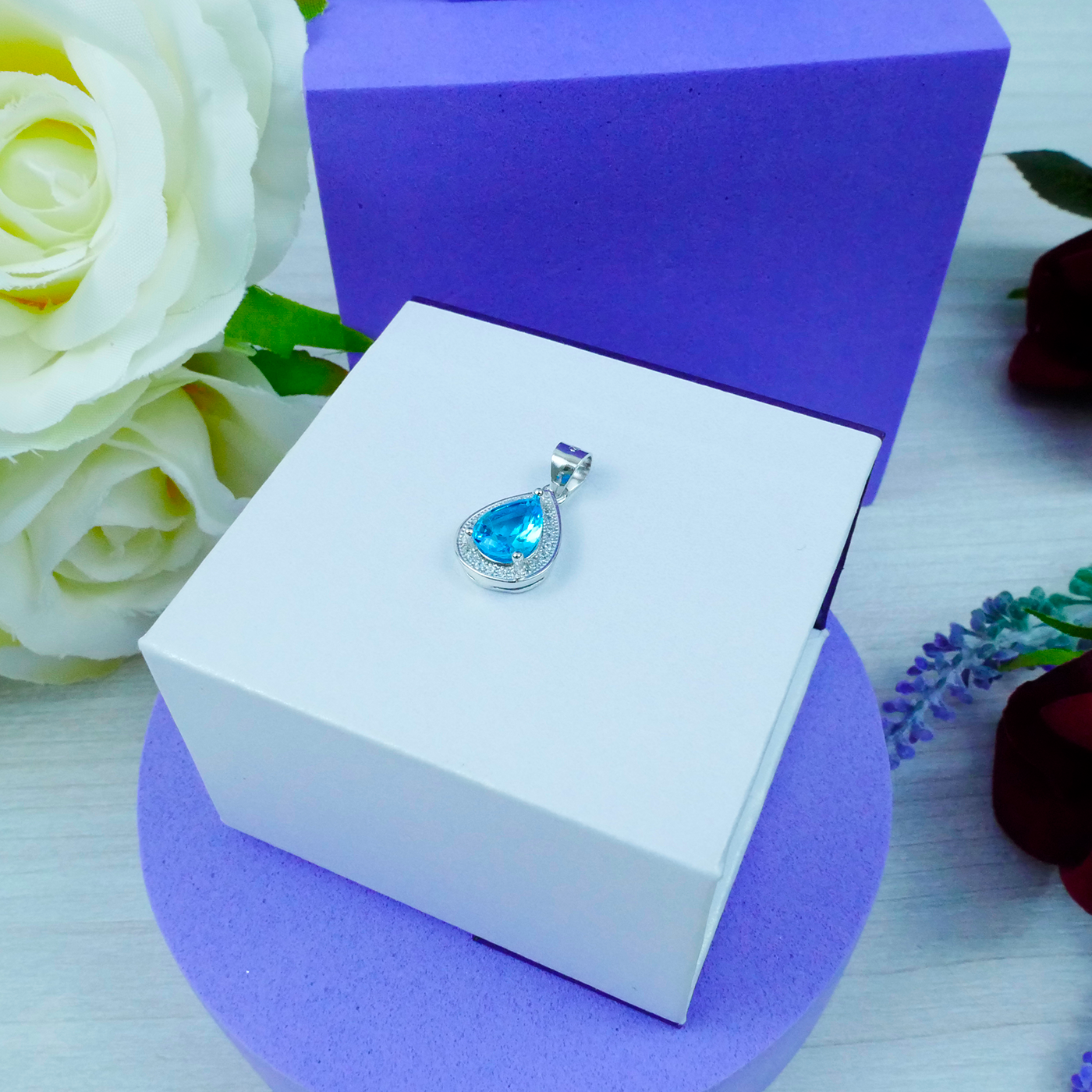 "Teardrop" Aquamarine Zirconia pendant & chain