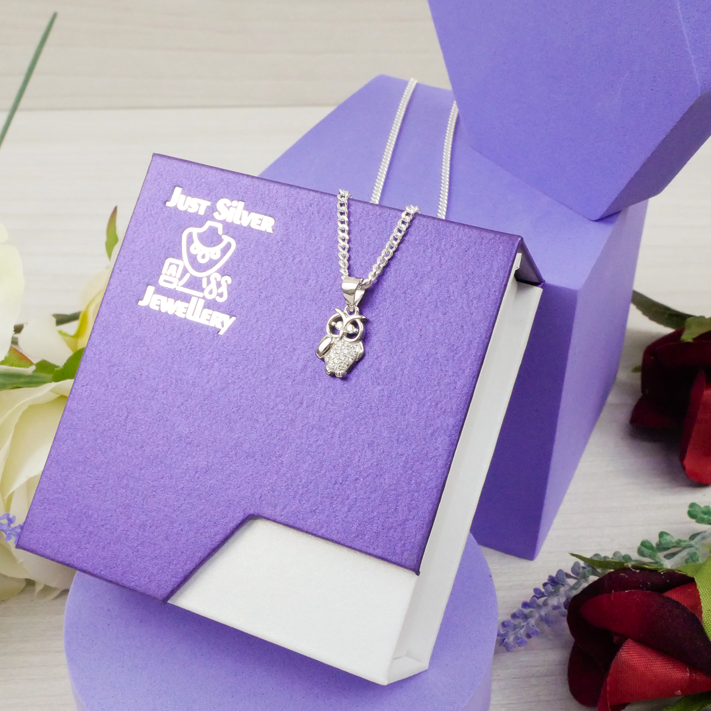 "Owl" White Zirconia Gemstones & chain