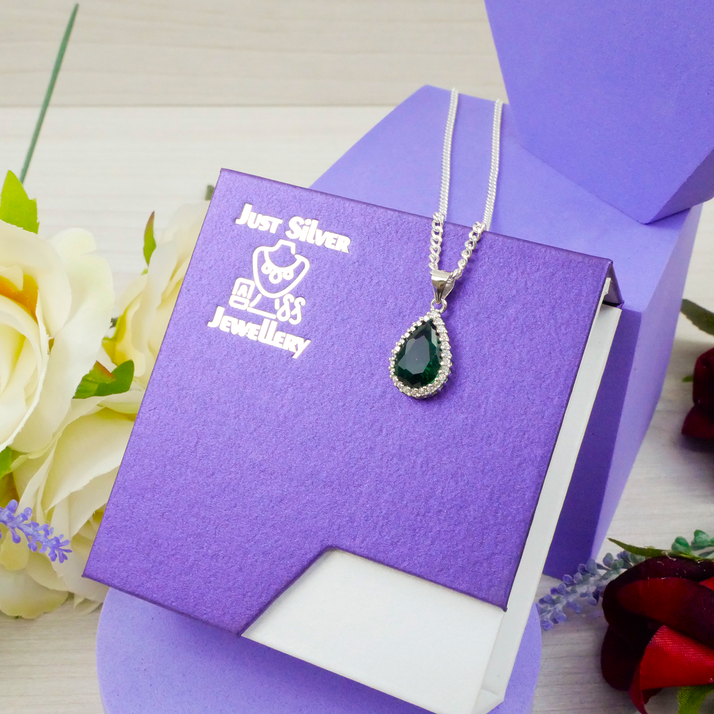 "Pear Cut" Emerald Zirconia & White Zirconia Gems & chain