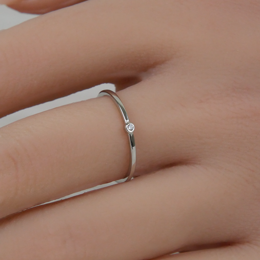 Silver delicate solitaire Zirconia ring