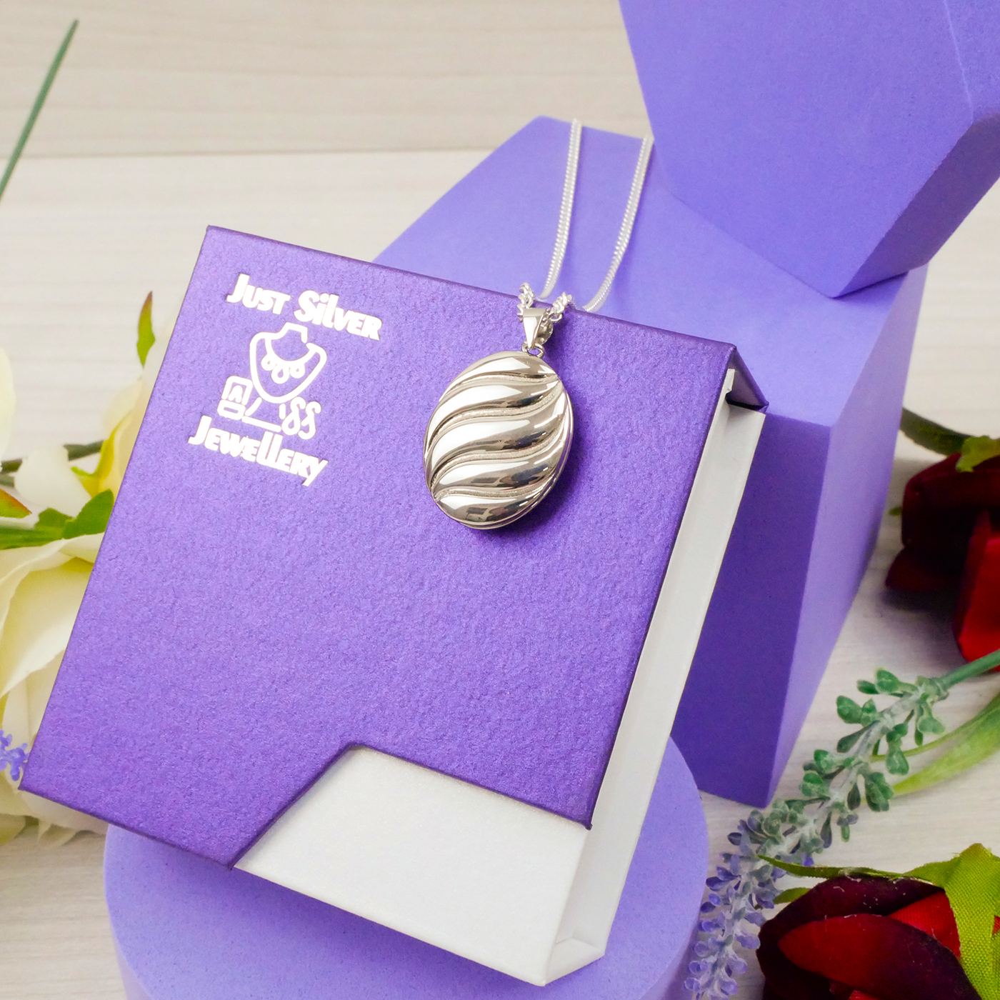 "Swirl" Oval Locket & chain